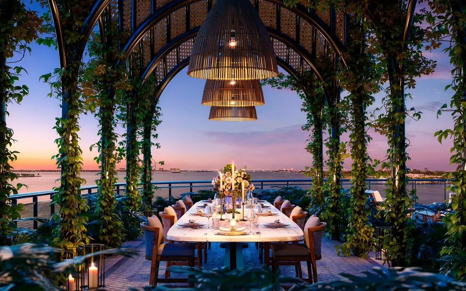 Dining room — Continuum Club & Residences North Bay Village in Edgewater