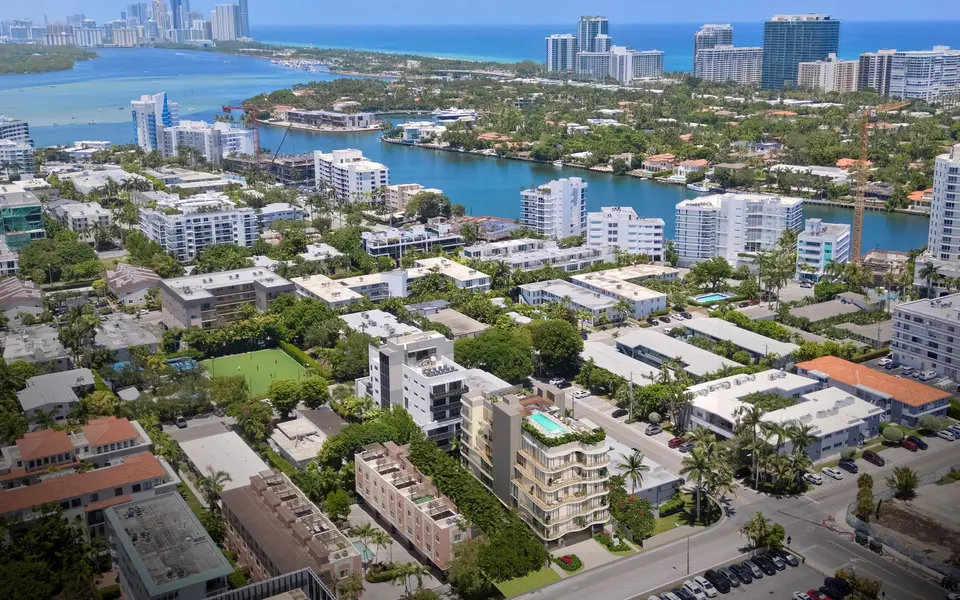Aerial view — Mila Bay Harbor Bay Harbor Islands in Bal Harbour